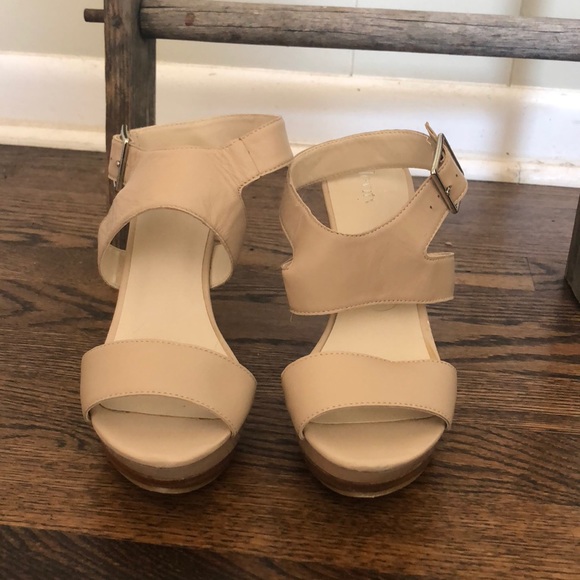 levity Shoes - LEVITY CREAM HEELS SIZE 8